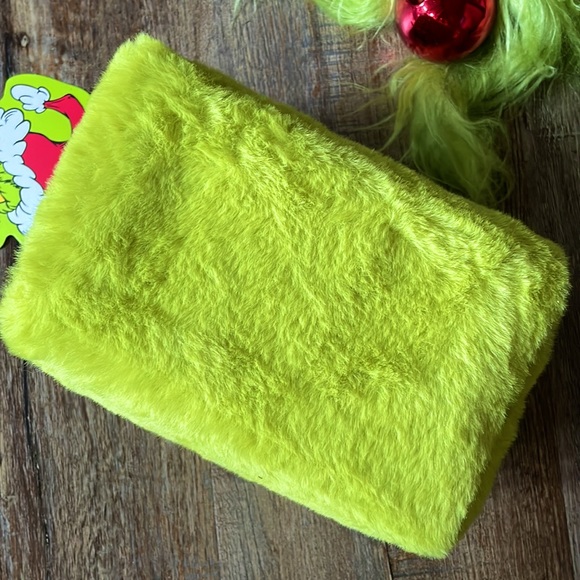 Grinch Cosmetic Bag - Picture 3 of 10